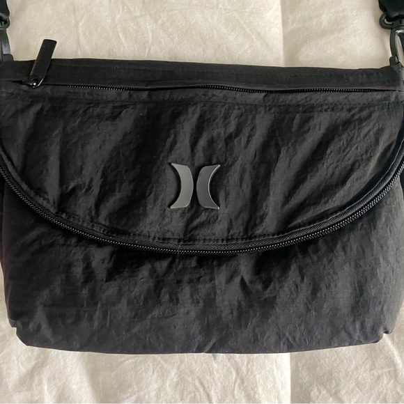 Hurley Black Crossbody Bag - Picture 2 of 6